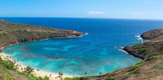 Hiking Hanauma Bay Ridge Trail on Oahu Hanauma Bay, Oahu, Hawaii